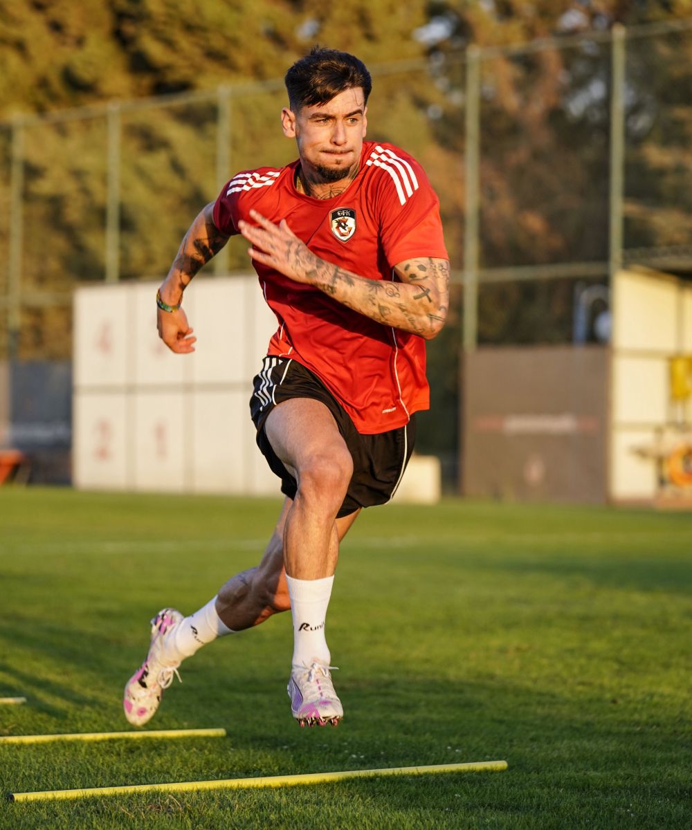 Luiz Perez Antrenman2-i68a82a2ca7046.jpg